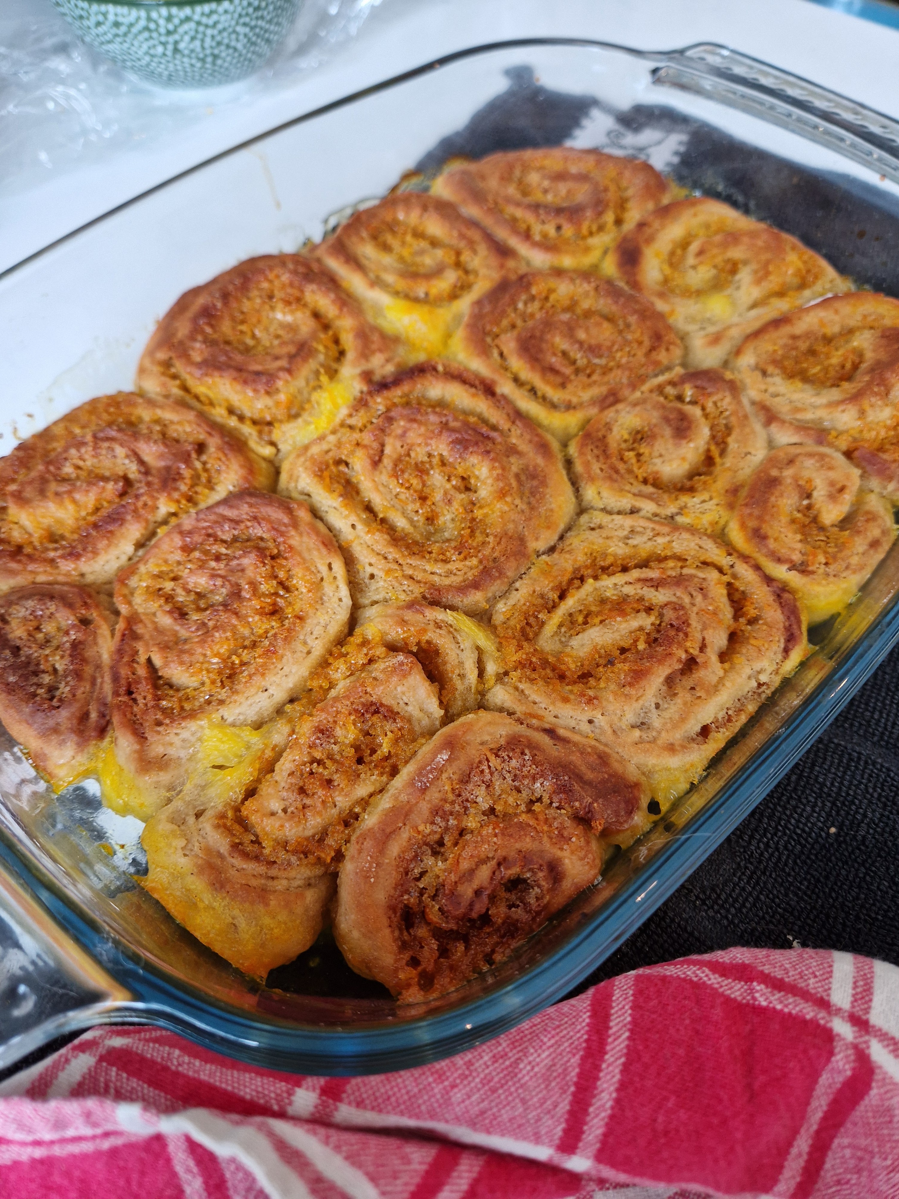 Sinaasappelbroodjes met zuurdesem - nieuw recept - Bakken voor Koningsdag